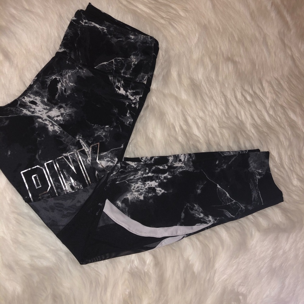 VICTORIAS SECRET PINK ULTIMATE YOGA PANTS SIZE M